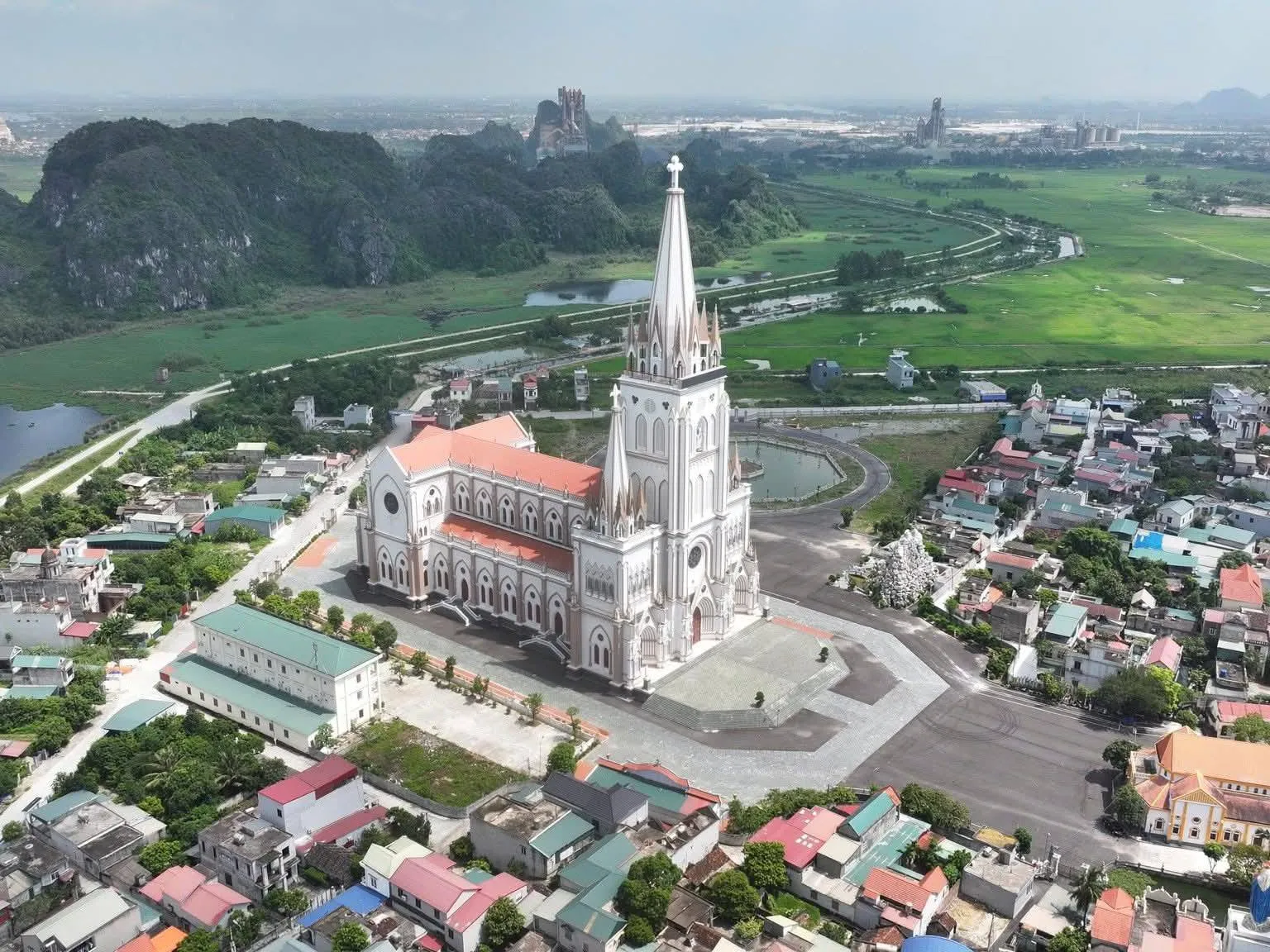 Nhà thờ đá Phát Diệm, Ninh Bình