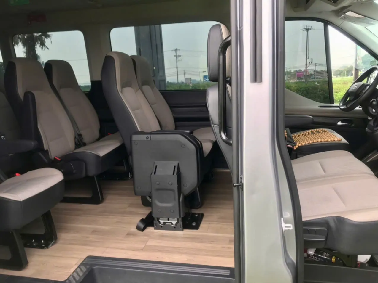 Nội thất xe 16 chỗ Hưng Yên đi cột cờ Lũng Cú Nội thất xe 16 chỗ Hưng Yên đi cột cờ Lũng Cú