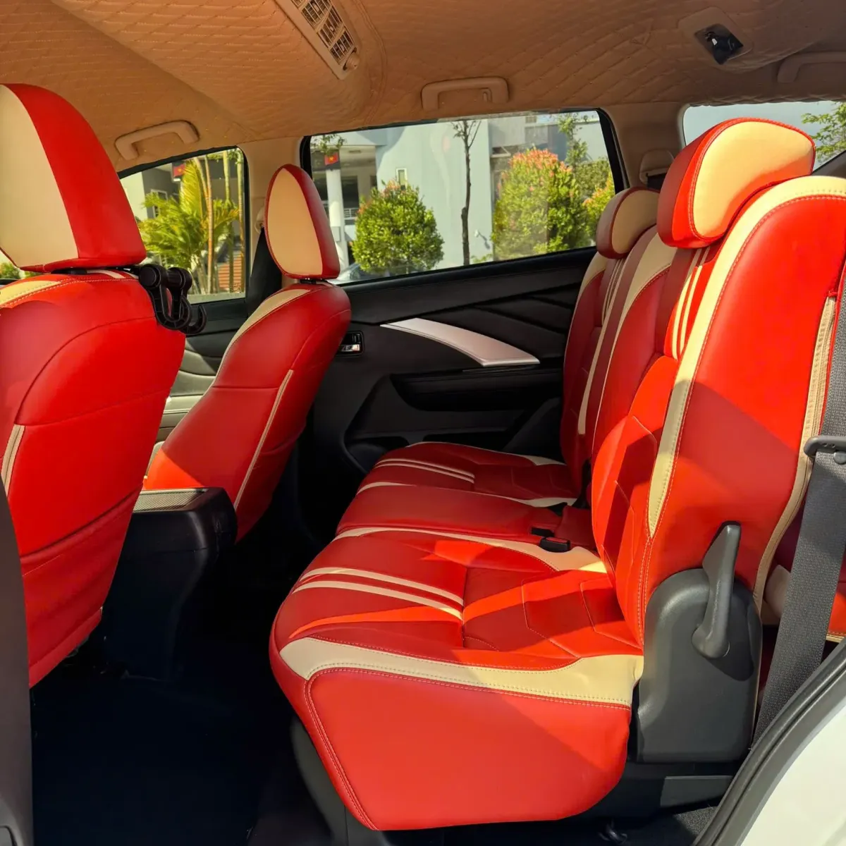 Nội thất xe 7 chỗ Hưng Yên