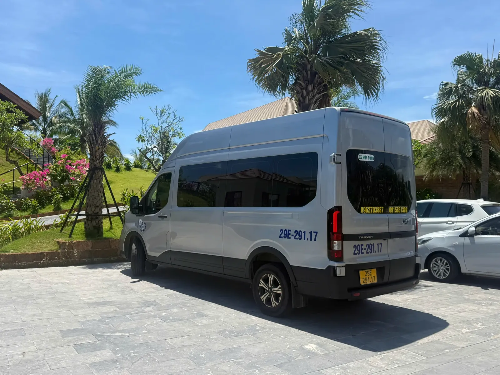 Thuê xe 16 chỗ Hưng Yên đi biển Trà Cổ, Móng Cái
