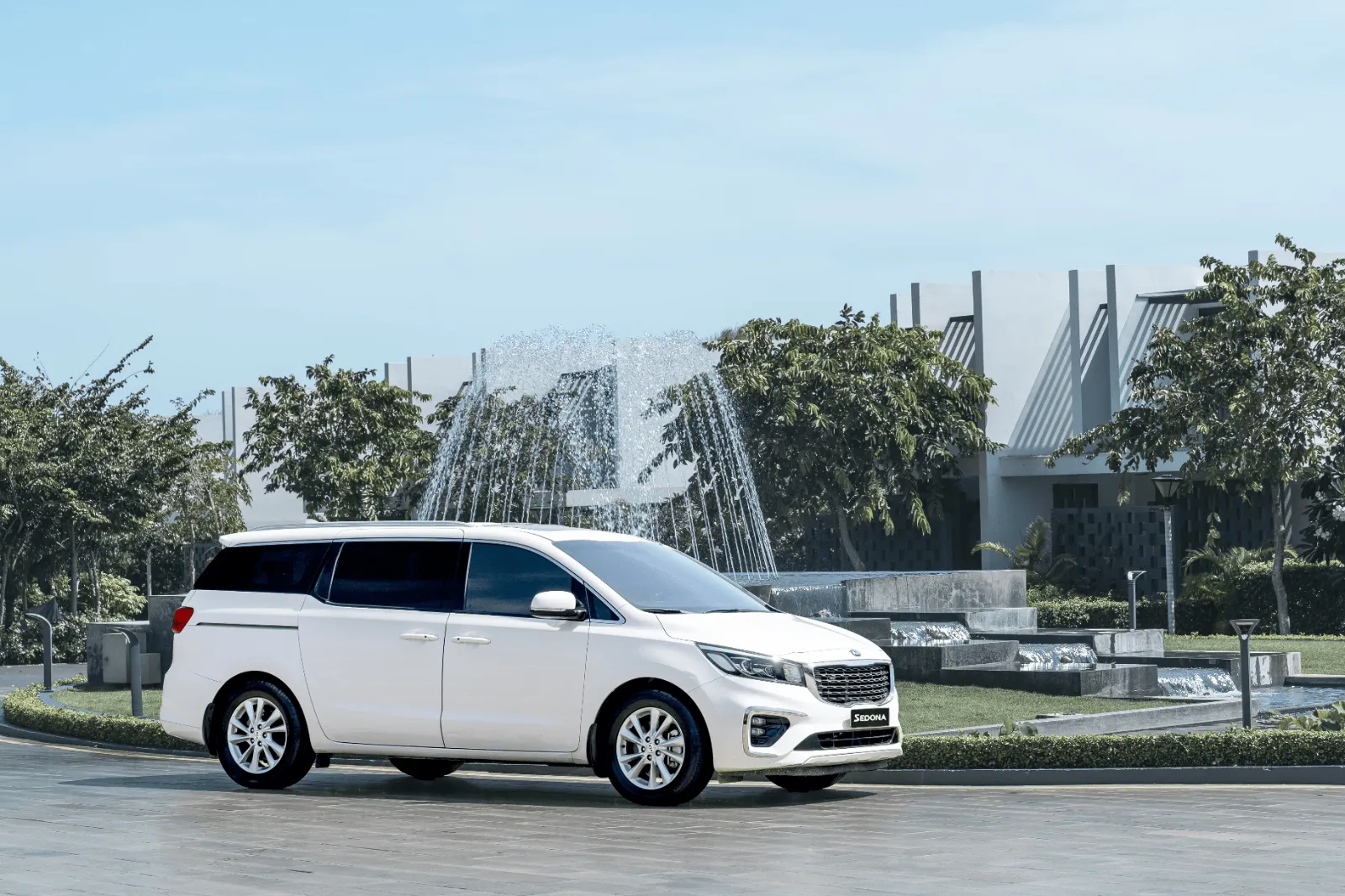 Thuê xe 7 chỗ Kia Sedona tại Hưng Yên