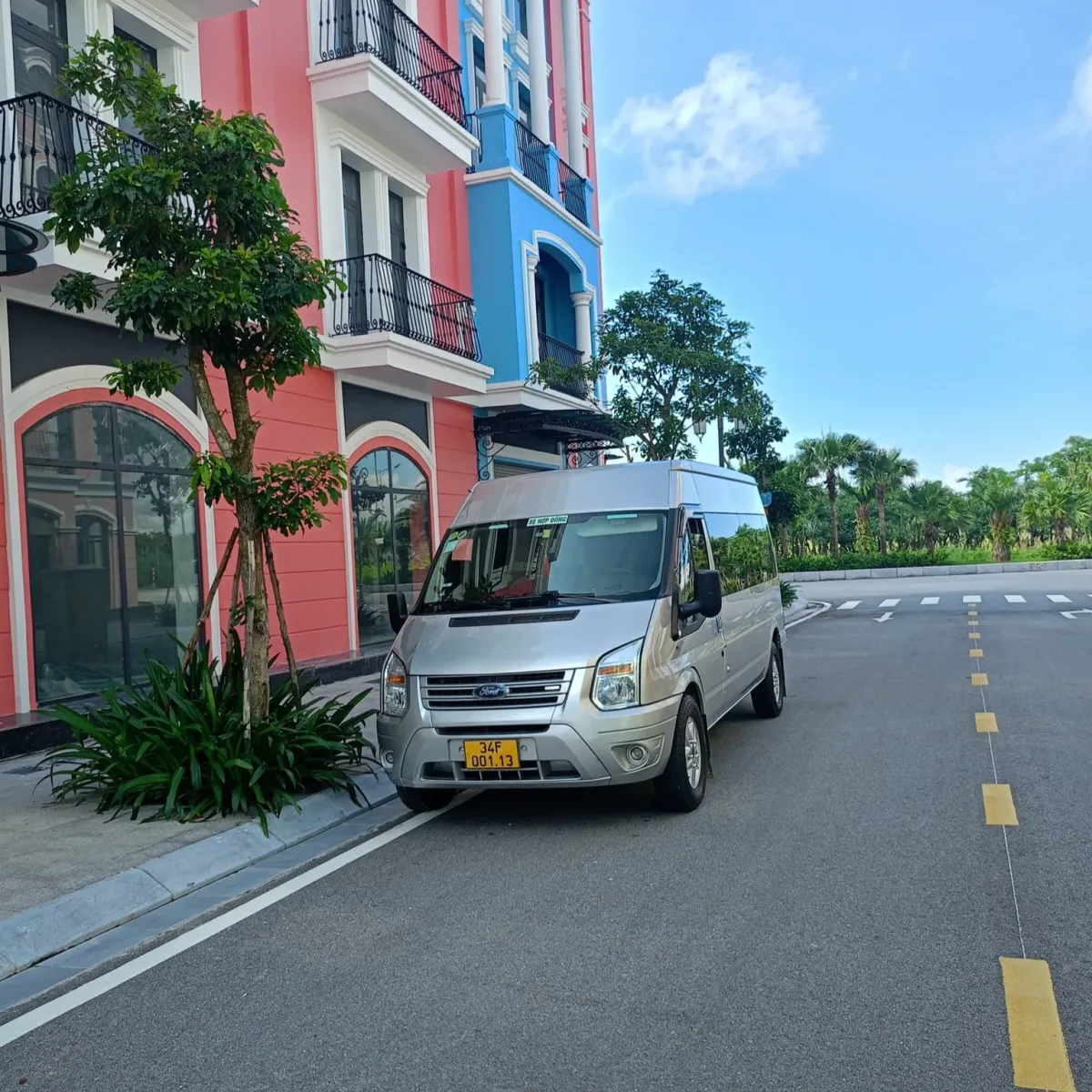 Xe 16 chỗ Hưng Yên đi cửa khẩu Chi Ma