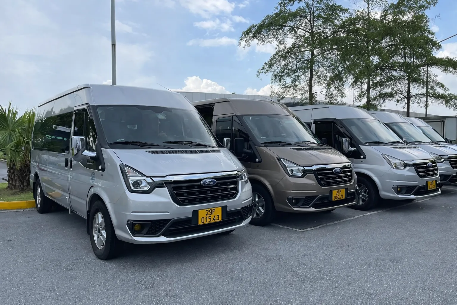 Xe 16 chỗ Hưng Yên đi Vân Đồn, Quảng Ninh