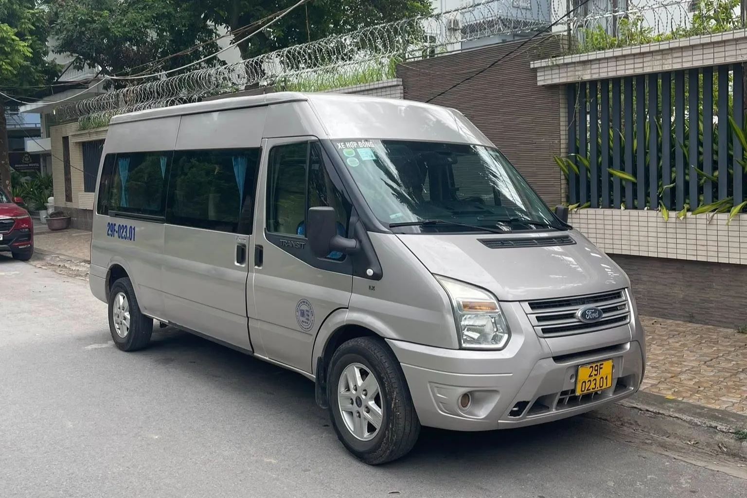 Xe 16 chỗ xã Phụ Dực, Hưng Yên xe đời mới, nội thất sạch sẽ