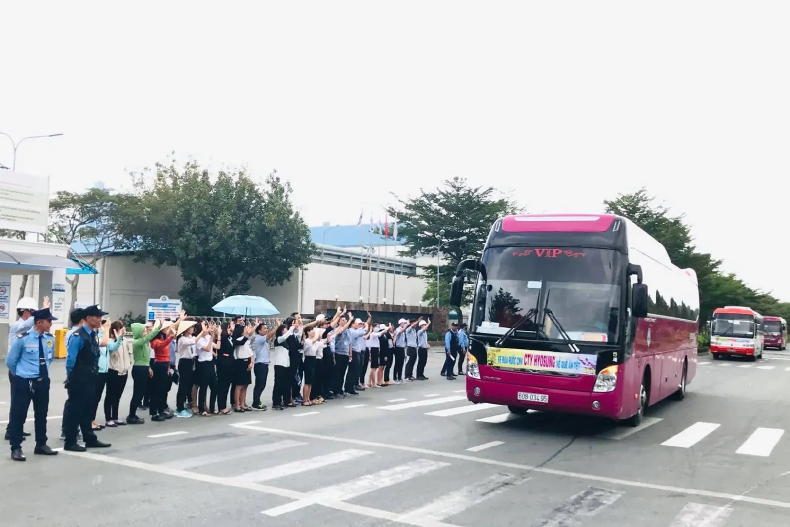 Xe 45 chỗ đưa công nhân về Hưng Yên dịp Tết