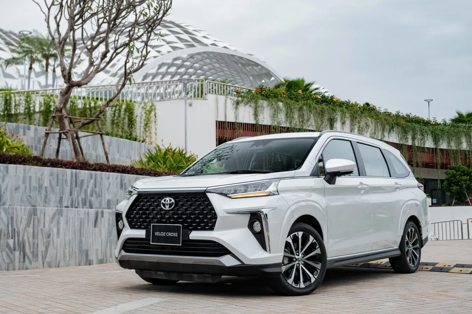 Xe 7 chỗ Vloz Cross Hưng Yên