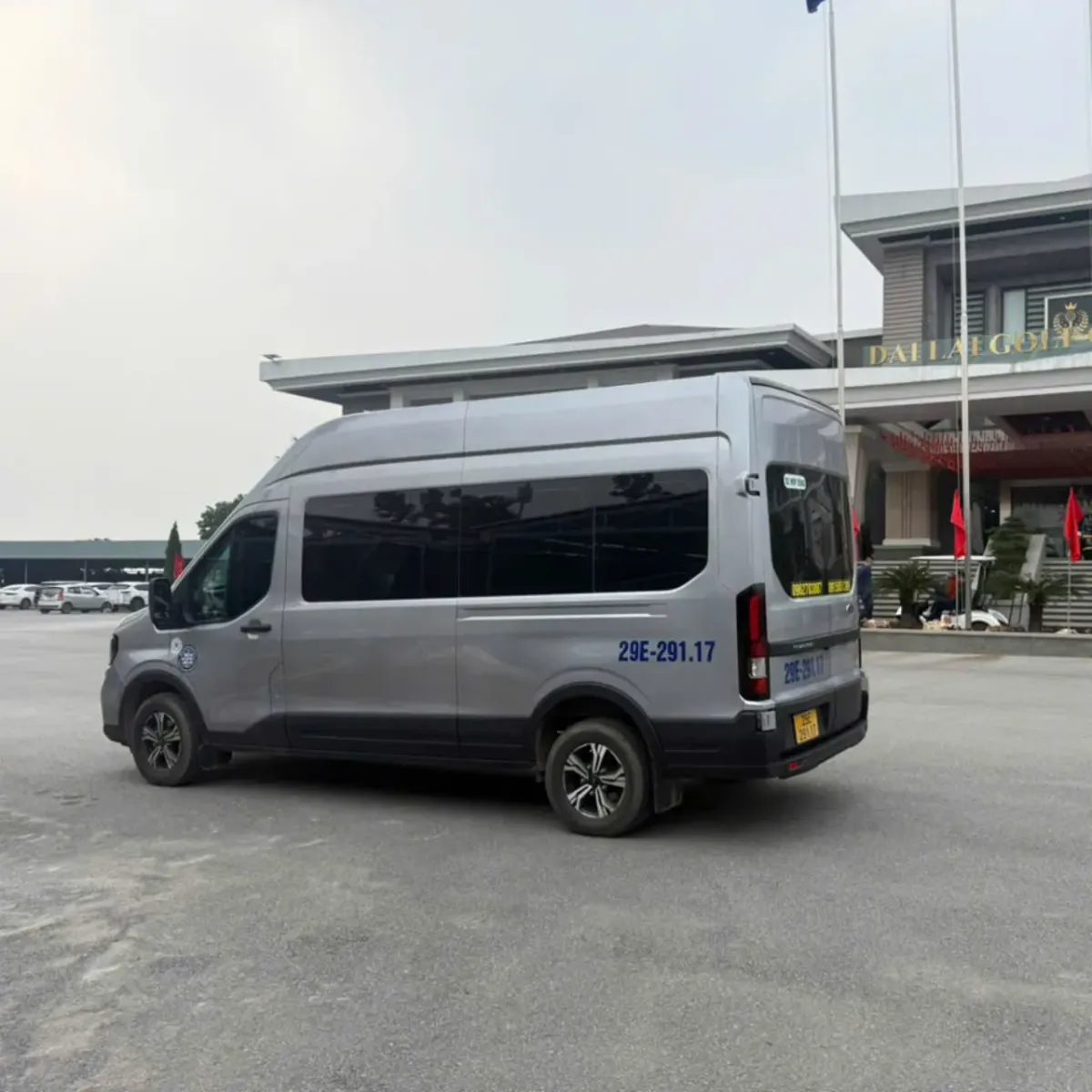 Thuê xe du lịch 16 chỗ Như Quỳnh đi Tam Cốc