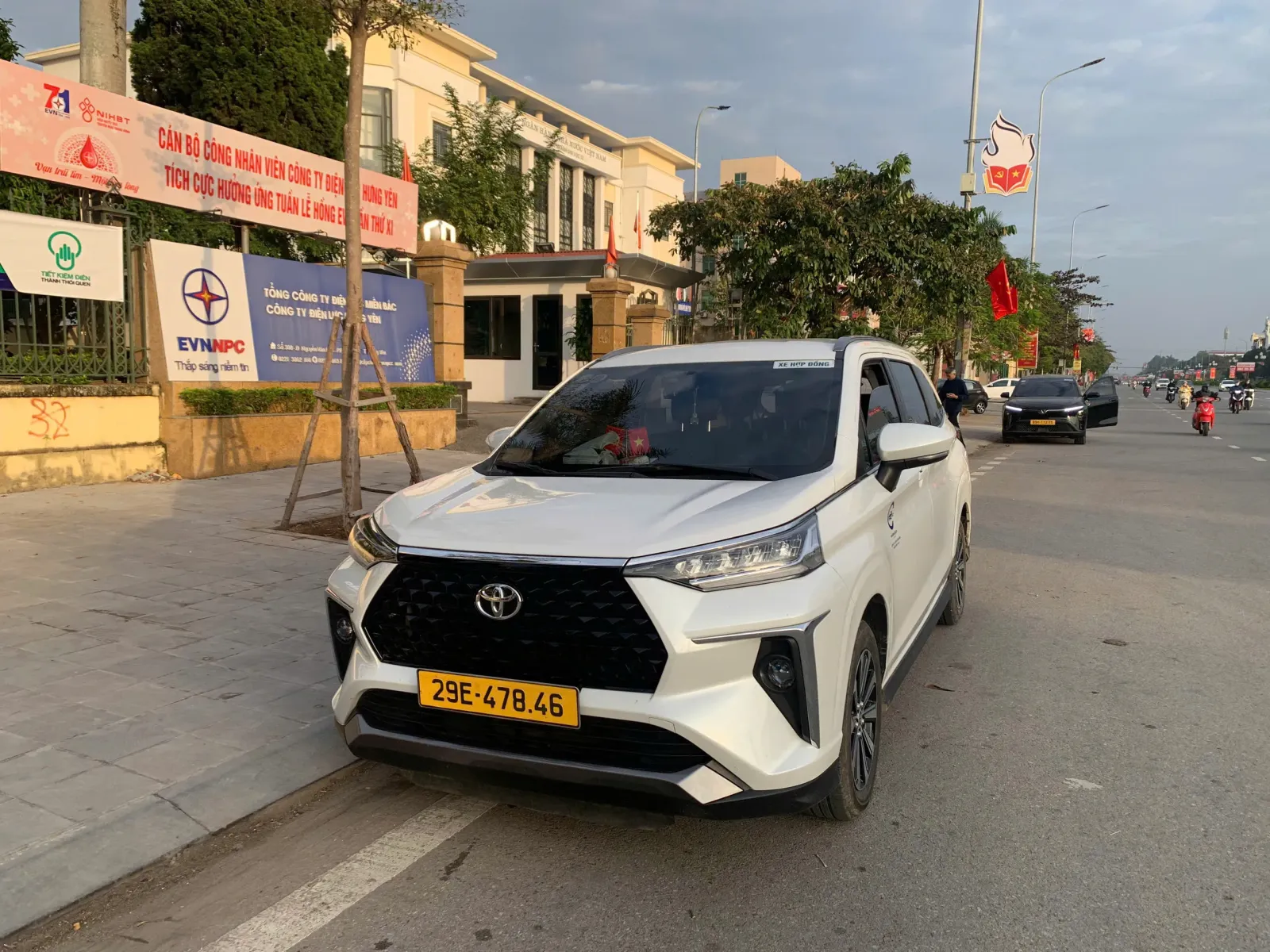 Xe du lịch 7 chỗ Khoái Châu, Hưng Yên đi sân bay Nội Bài Xe du lịch 7 chỗ Khoái Châu, Hưng Yên đi sân bay Nội Bài