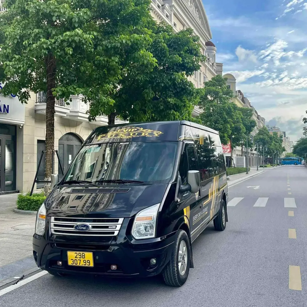 Xe Ford Transit 16 chỗ Văn Giang, Hưng Yên