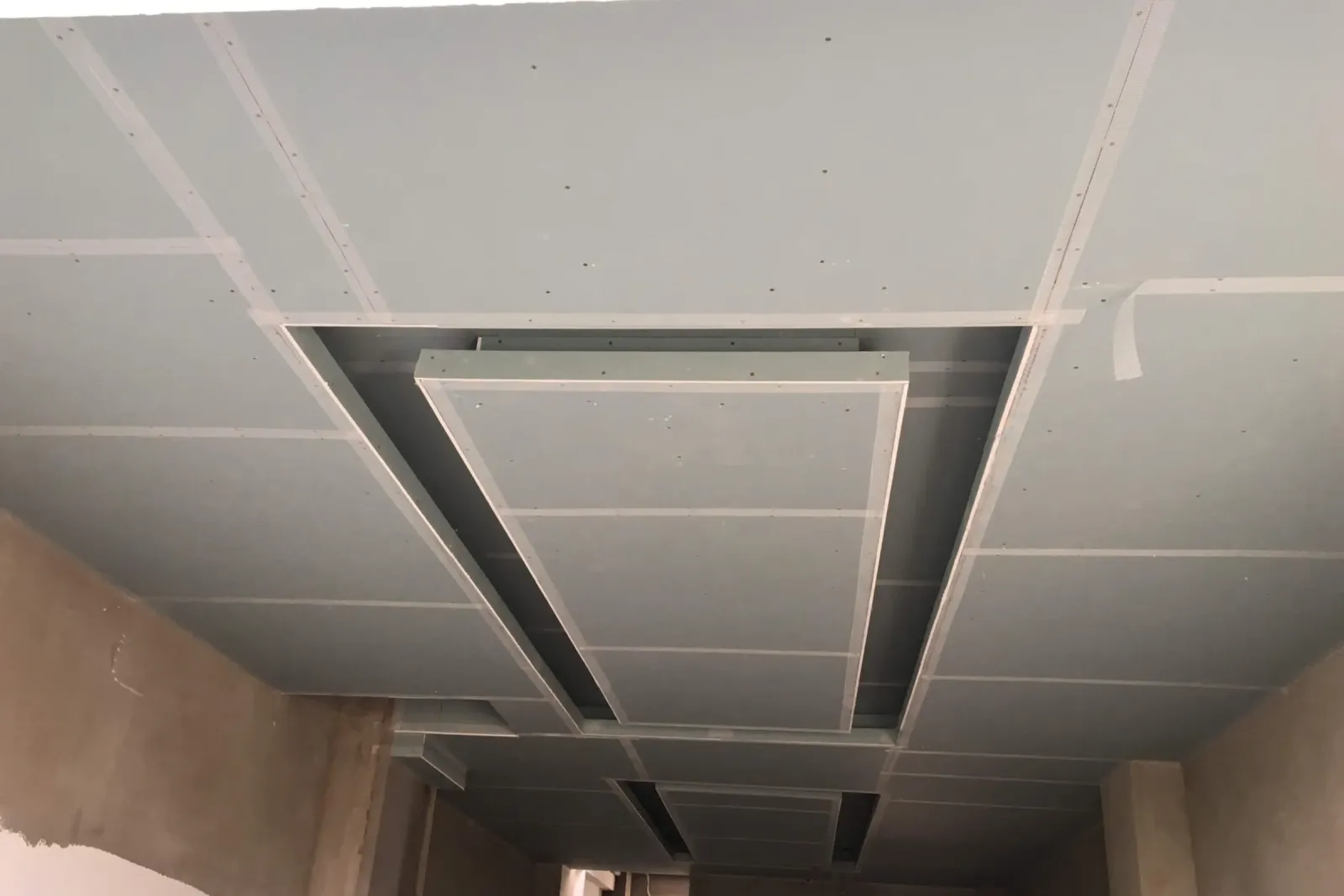 Thi công trần thạch cao tại xã Phụ Dực, tỉnh Hưng Yên